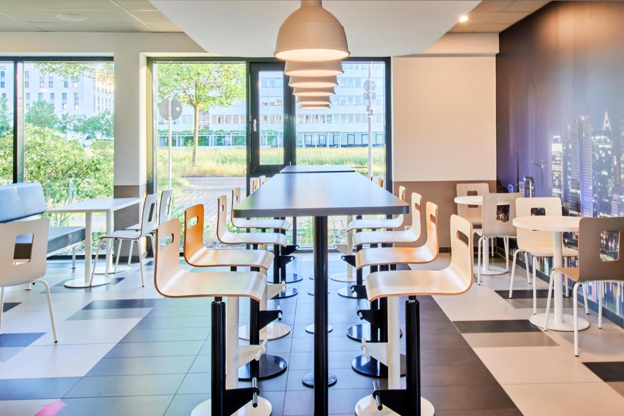 B&B Hotel Frankfurt-Airport Франкфурт-на-Майні Екстер'єр фото