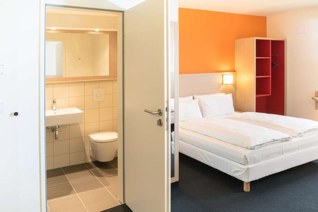 B&B Hotel Frankfurt-Airport Франкфурт-на-Майні Екстер'єр фото