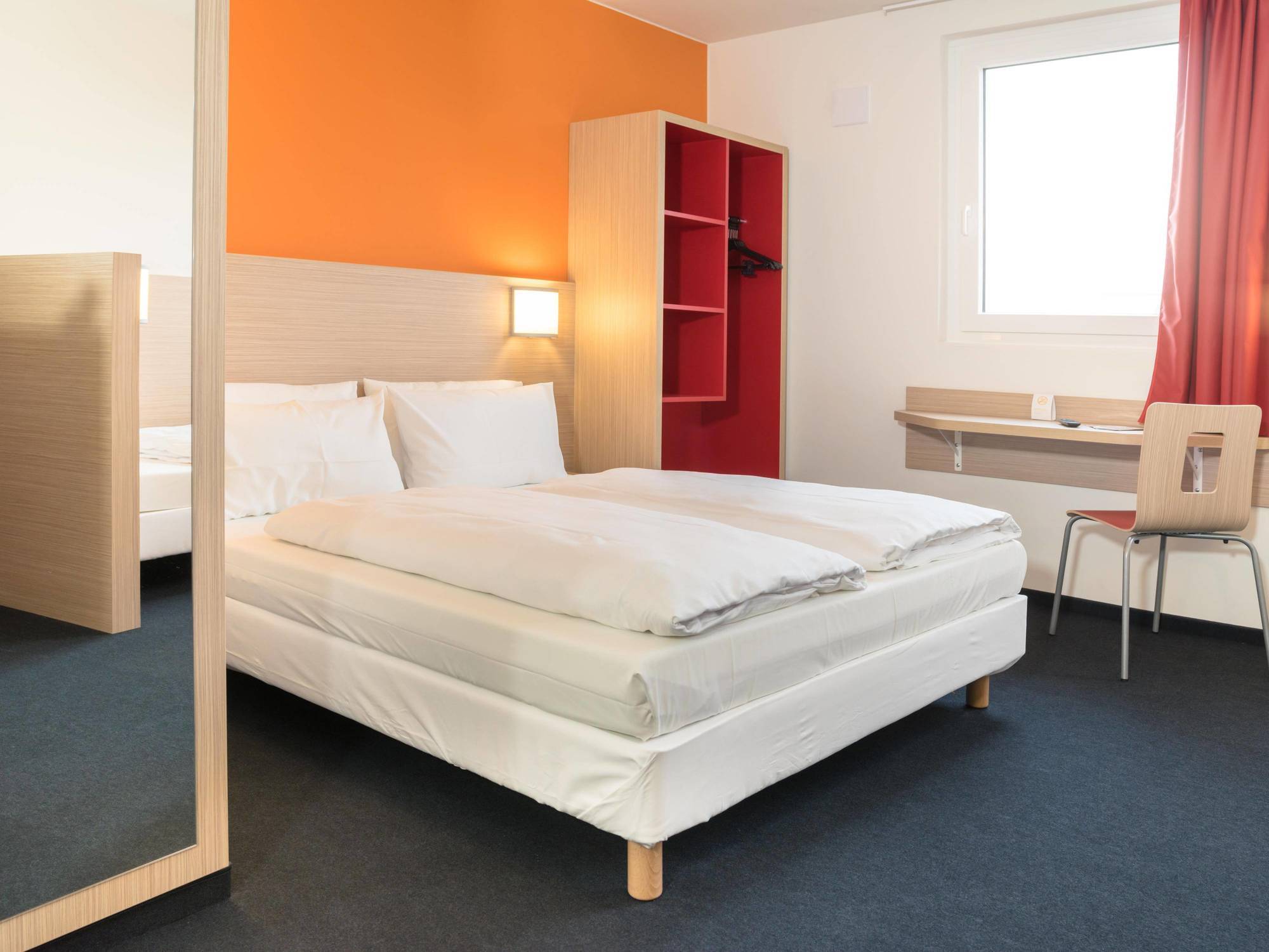 B&B Hotel Frankfurt-Airport Франкфурт-на-Майні Екстер'єр фото
